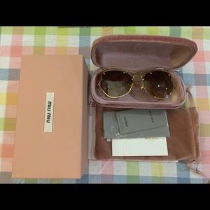 MIU MIU Sunglasses 😎